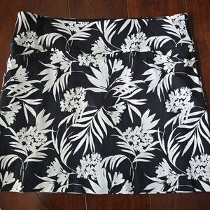 S.C. & CO. Womens Size XXL Black Floral 360 Degree Tummy Control Skort Stretch